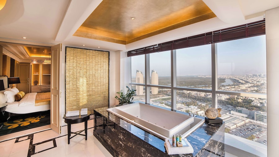 Dusit Thani Abu Dhabi
