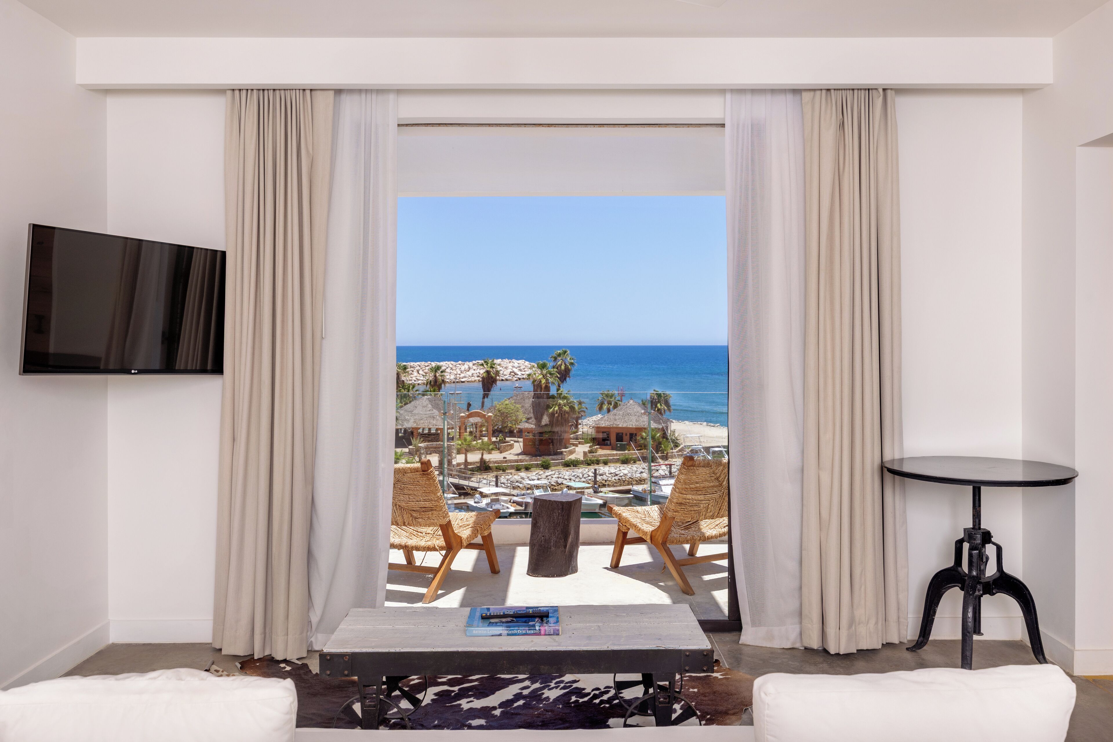 Suite, 1 Bedroom (Large) | Premium bedding, minibar, in-room safe, desk