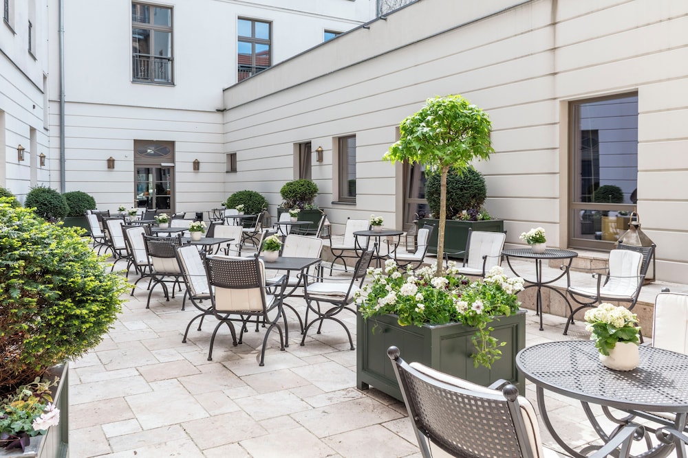 Monbijou Hotel by null