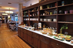 Daily buffet breakfast for a fee - monbijou Hotel Berlin (Berlin)