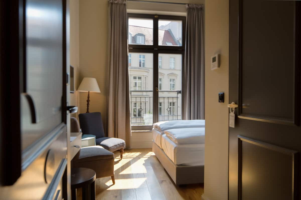 Chambre Double Confort | 1 chambre, literie de qualité supérieure, matelas Select Comfort