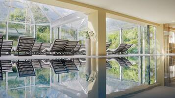 Exercise/lap pool