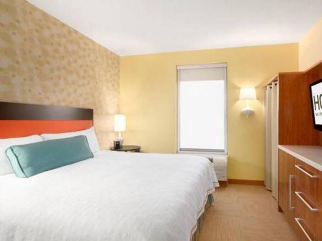 Ropa de cama hipoalergénica y escritorio 