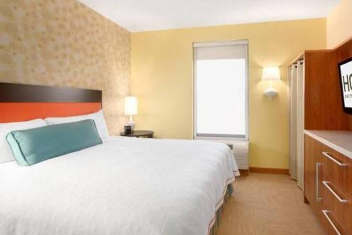 Ropa de cama hipoalergénica y escritorio
