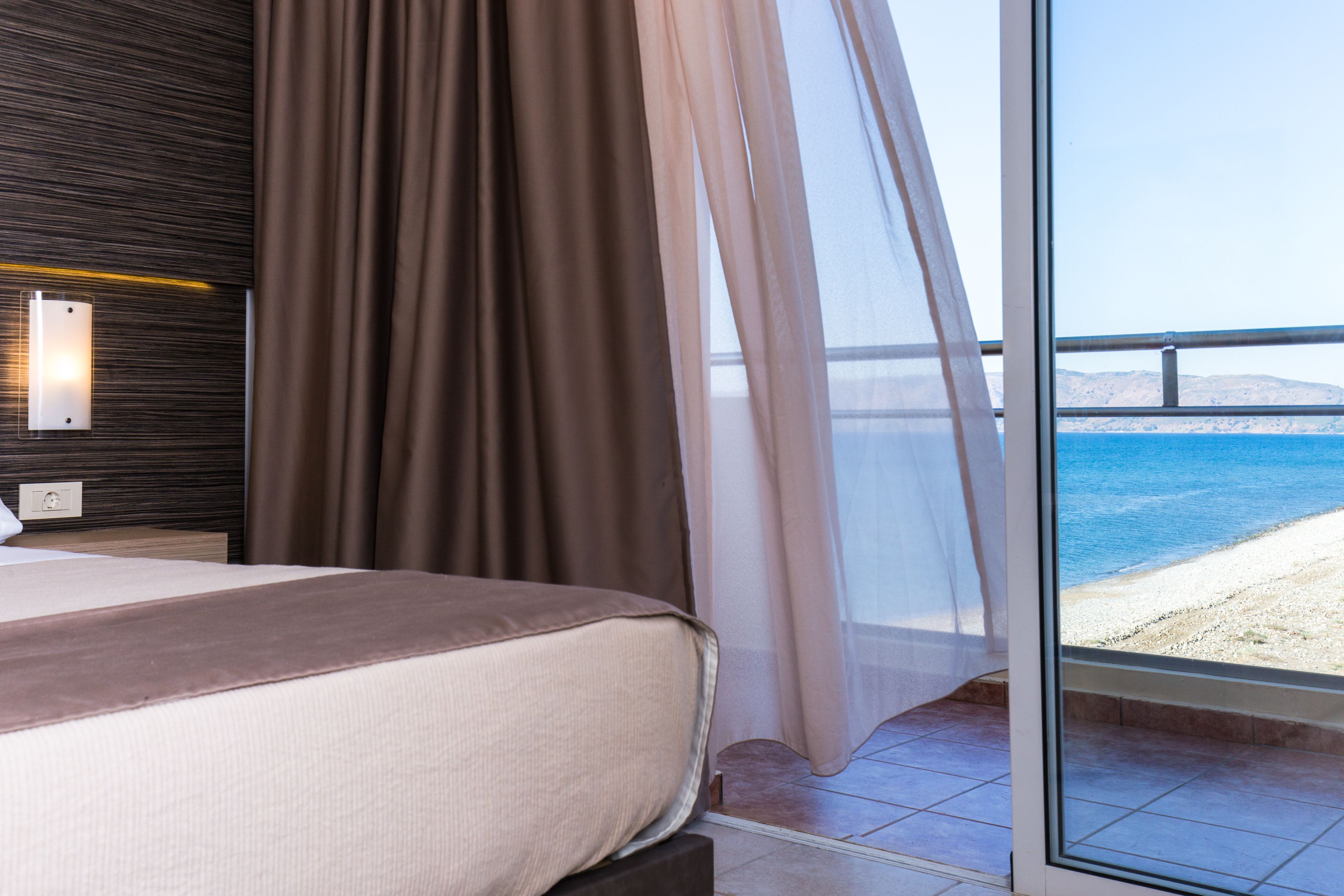 family room, front sea view | 1 bedroom, egyptian cotton sheets, hypo-allergenic bedding