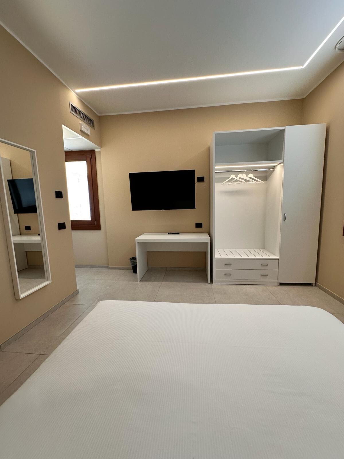 superior room | minibar, in-room safe, free wifi, bed sheets