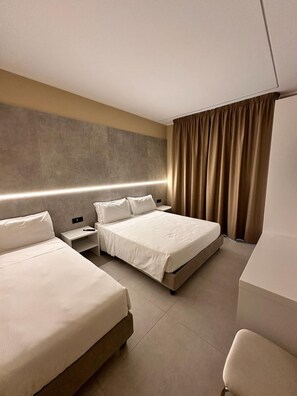 Minibar, in-room safe, free WiFi, bed sheets - Hotel Al Giardino (Treviso)