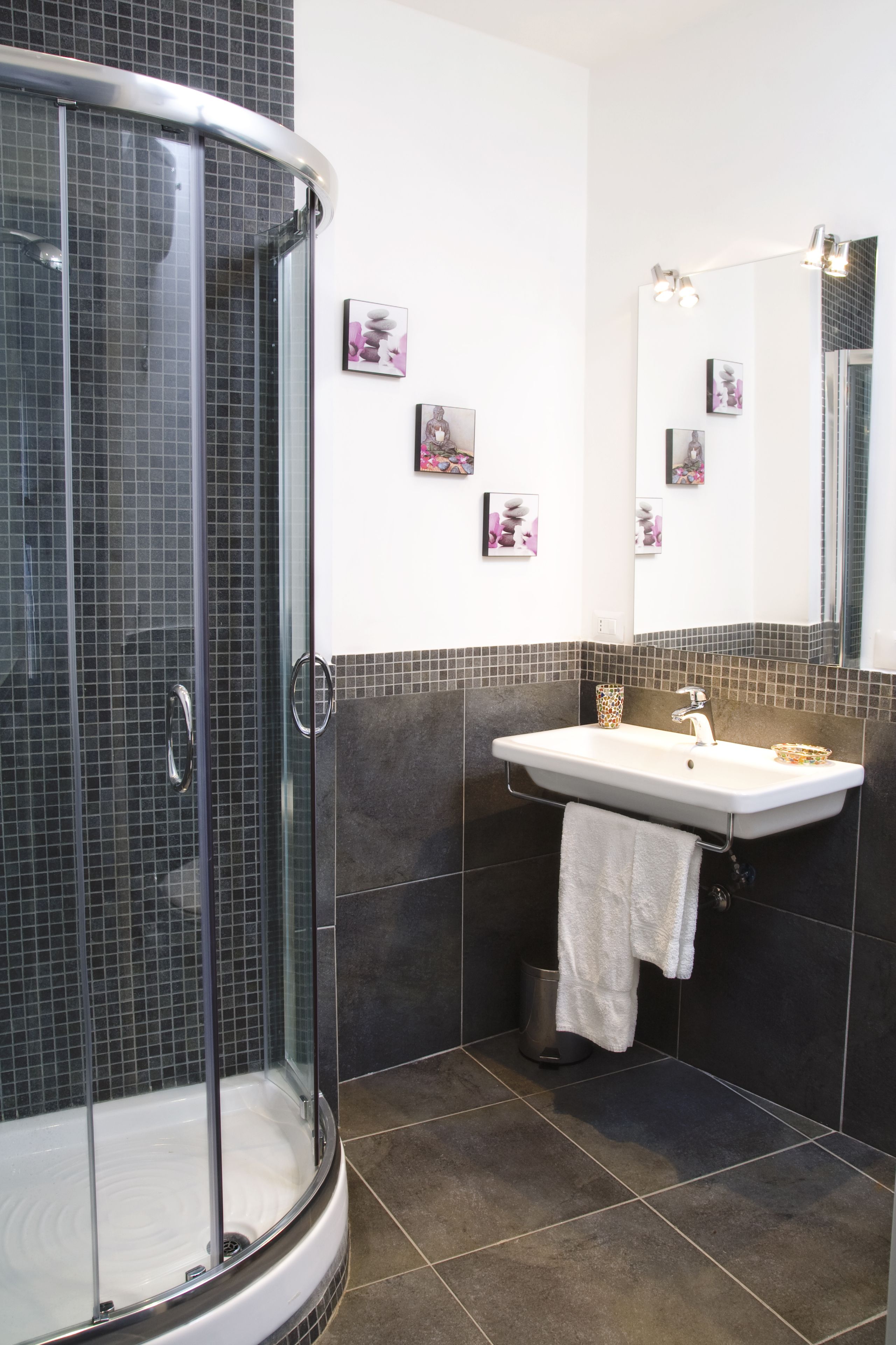 Habitación doble clásica | Baño | Regadera, regadera tipo lluvia, amenidades de baño gratuitas 