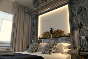 Minibar, coffres-forts dans les chambres, rideaux occultants