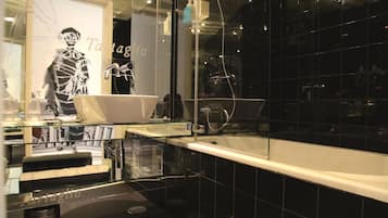 Suite | Minibar, coffres-forts dans les chambres, rideaux occultants