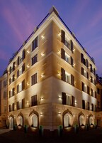 Facciata della struttura - sera/notte