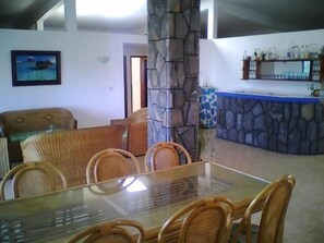 Desayuno continental gratuito y diario