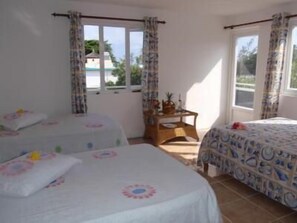 Firemannsrom – familie (Bengali) | Safe på rommet, blendingsgardiner og sengetøy