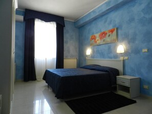 Coffres-forts dans les chambres, bureau, Wi-Fi gratuit