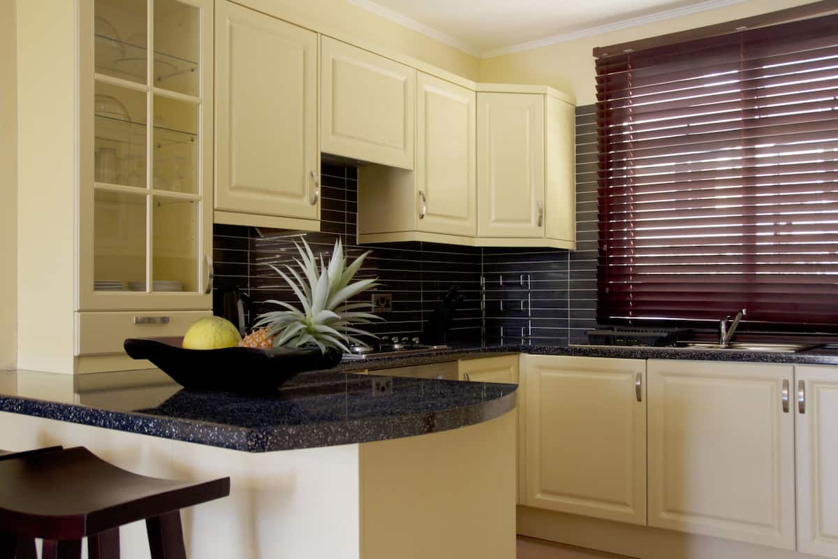 apartment, 2 bedrooms | private kitchen | full-sized fridge, microwave, oven, stovetop