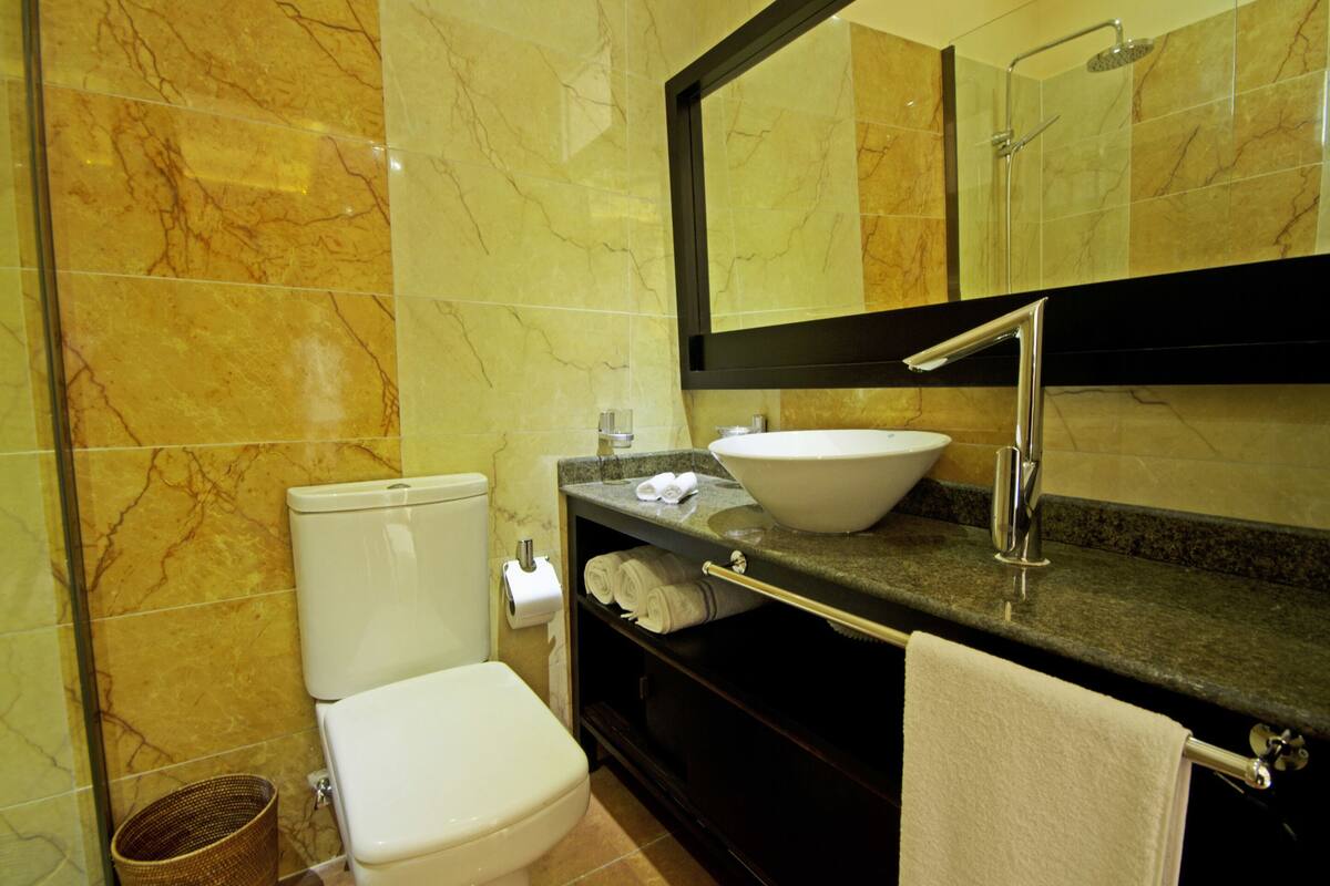exclusive villa, 3 bedrooms | bathroom | shower, rainfall showerhead, hair dryer, towels