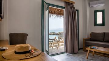 Suíte clássica | Área de estar | TV de tela plana 32 polegadas com canais via satélite, TV