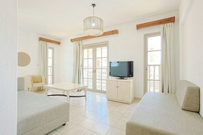 ห้องแฟมิลี่ | ตู้นิรภัยในห้องพัก, ห้องเก็บเสียง, เตารีด/โต๊ะรีดผ้า, Wi-Fi ฟรี