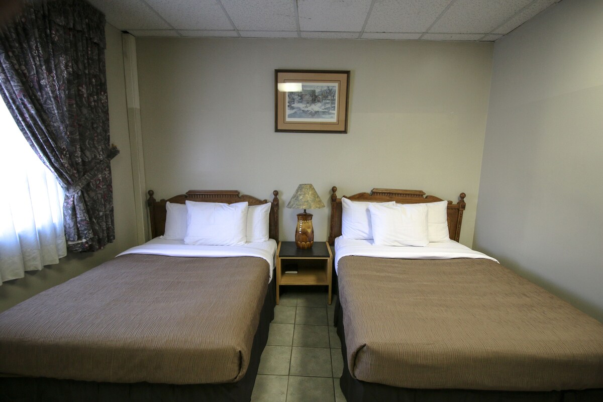 Standard Room, 2 Double Beds | Free WiFi, bed sheets