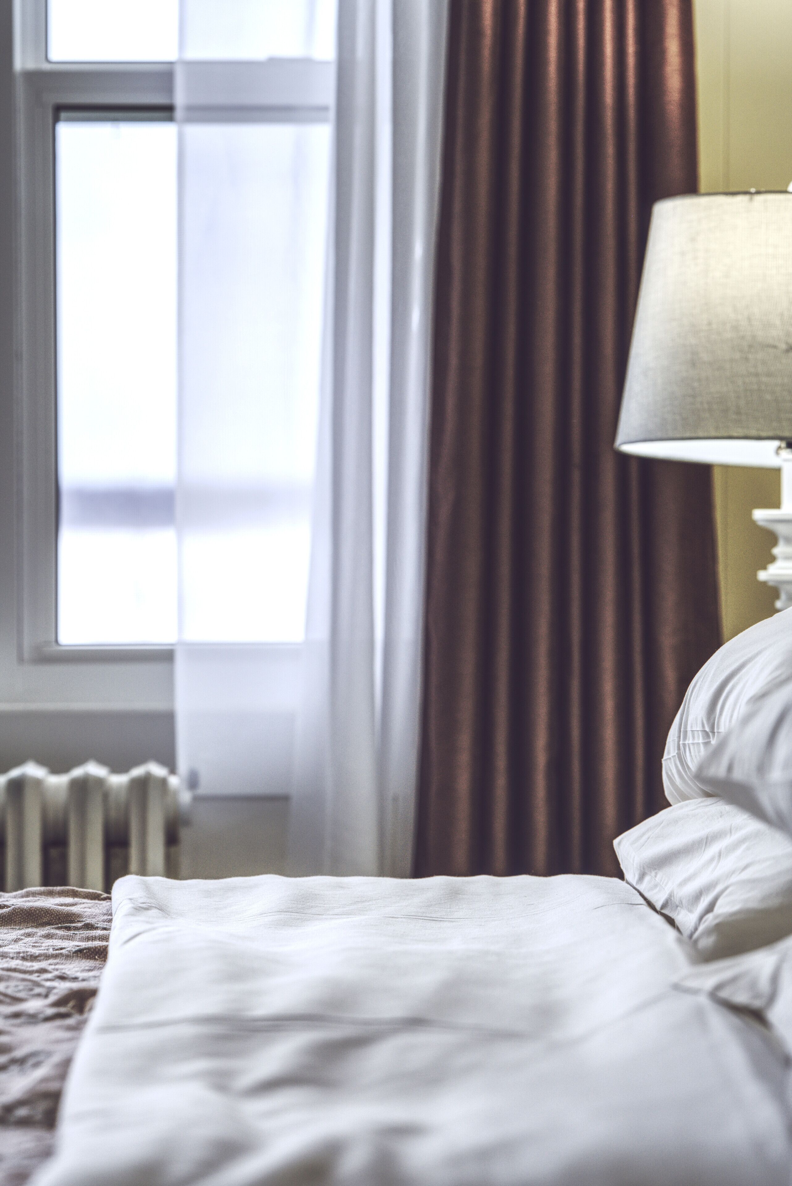 Standard Room, 1 King Bed, Lake View, Ground Floor | Individually decorated, individually furnished, iron/ironing board