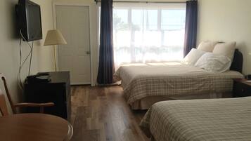 Standaard kamer, 2 queensize bedden, op benedenverdieping | 1 slaapkamer, individueel gedecoreerd, individueel gemeubileerd