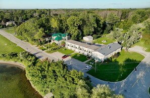 Exterior - Lakeside Inn (Ramara)