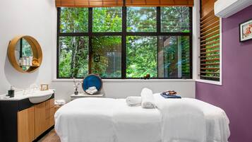 Couples treatment room(s), body treatments, aromatherapy