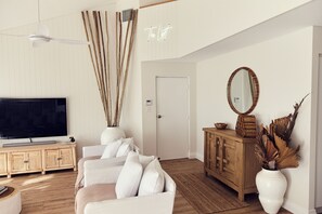 奢華公寓 | 起居區 | 平面電視、 DVD 播放機