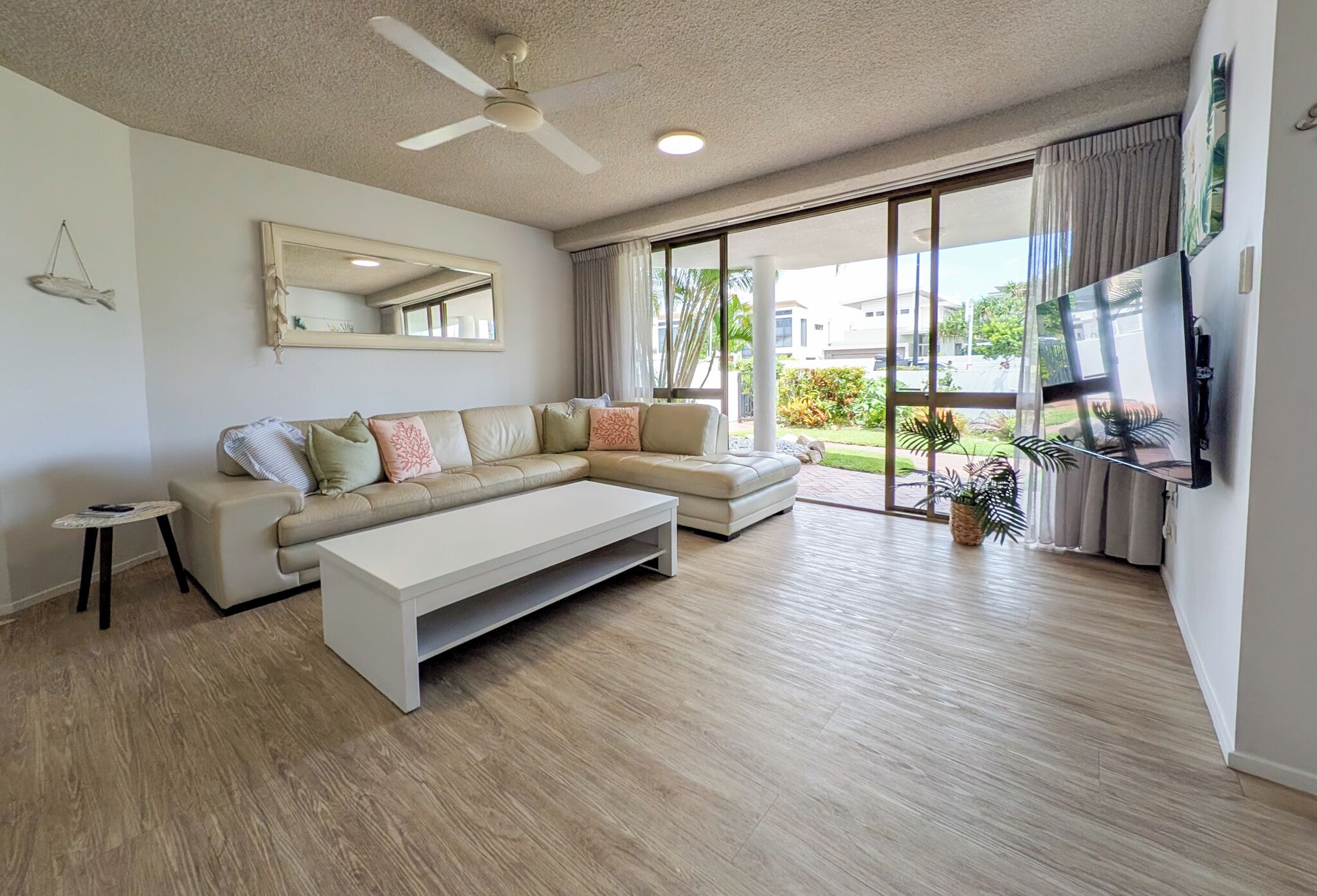 Standard Apartment | Living area