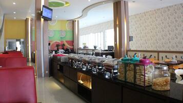 Daily buffet breakfast (IDR 80000 per person)