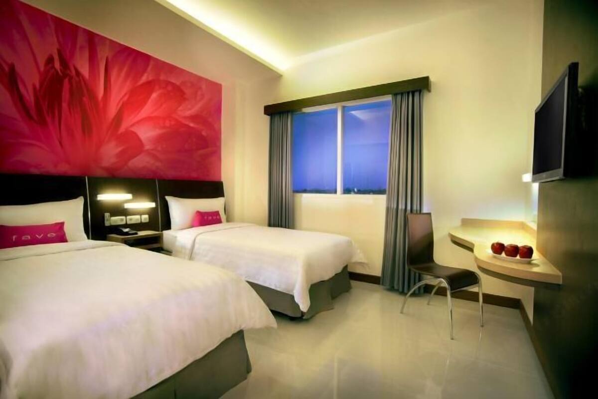 In-room safe, desk, soundproofing, WiFi (free)