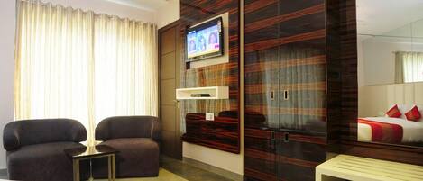 Triple Room | Minibar, free WiFi
