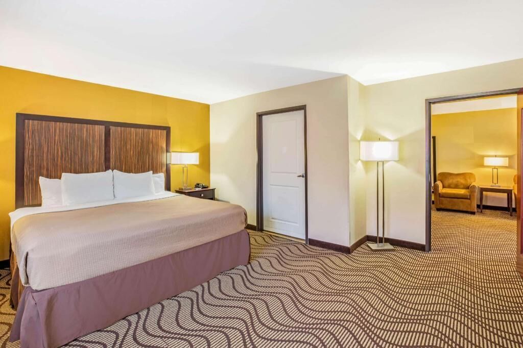 Literie de qualité supérieure, surmatelas, bureau