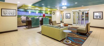 La Quinta Inn & Suites by Wyndham Floresville