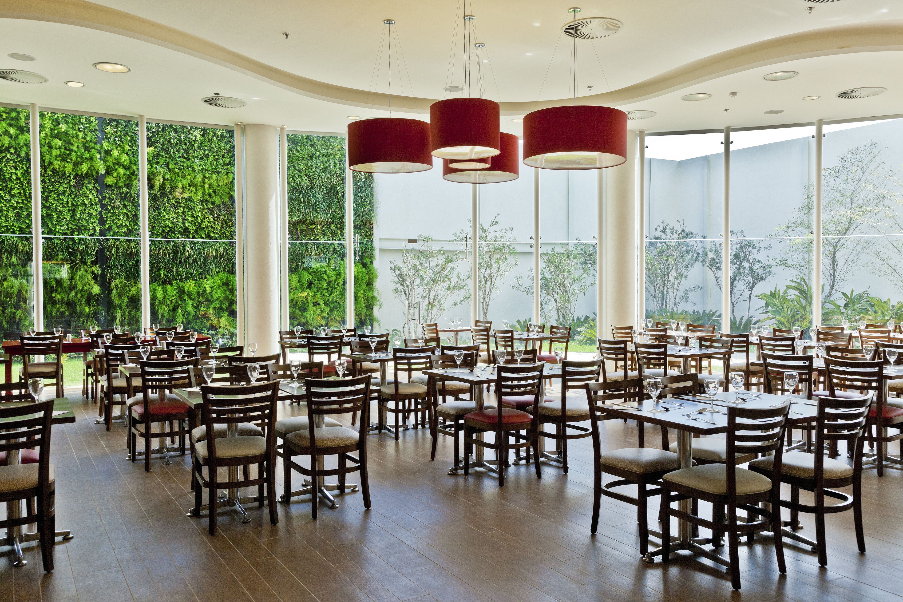 Breakfast, lunch, dinner served; Regional cuisine 