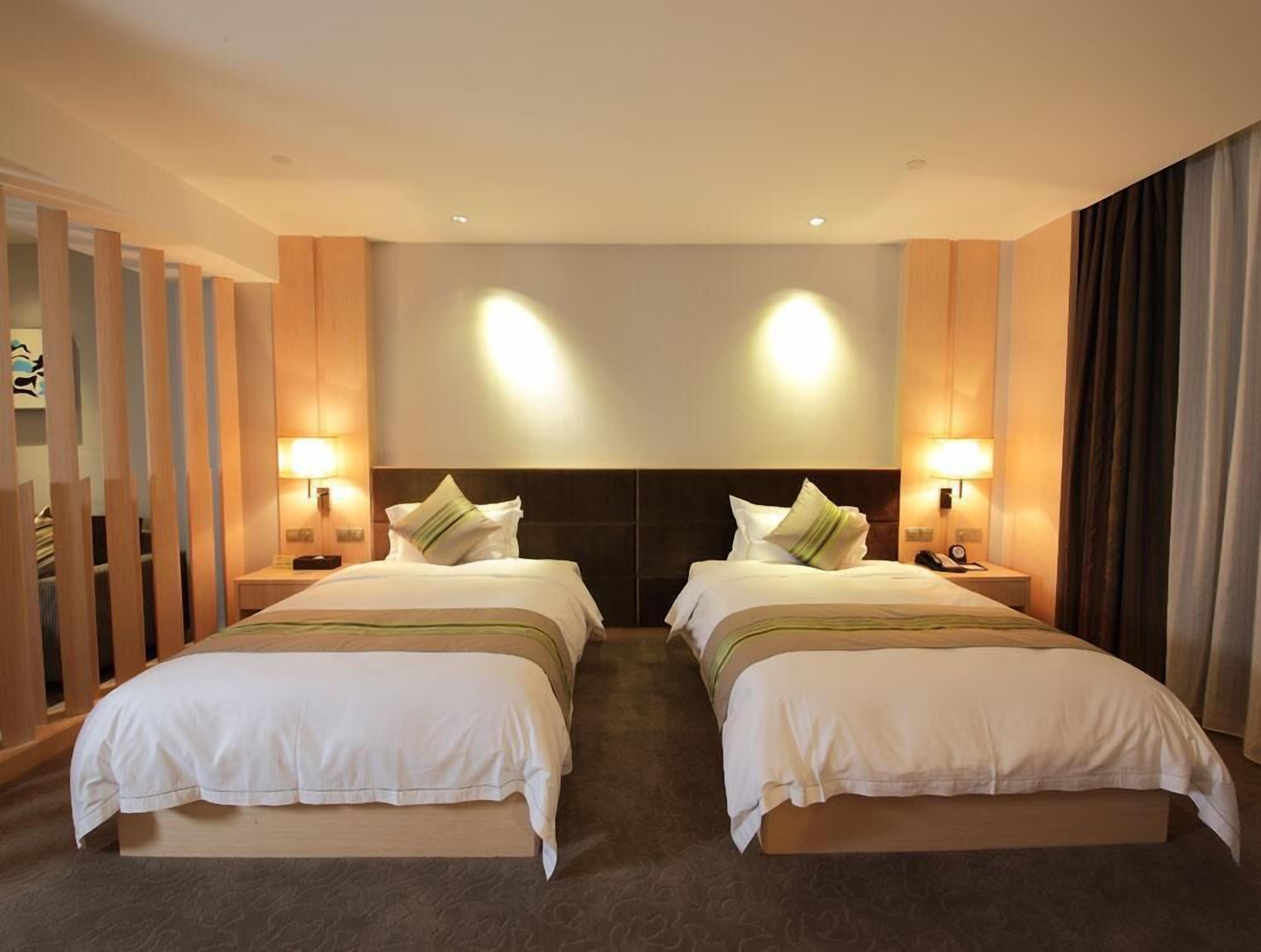 minibar, in-room safe, desk, blackout curtains