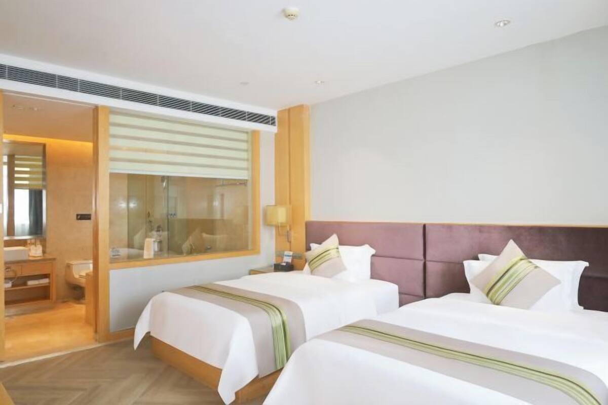 Minibar, in-room safe, desk, blackout drapes
