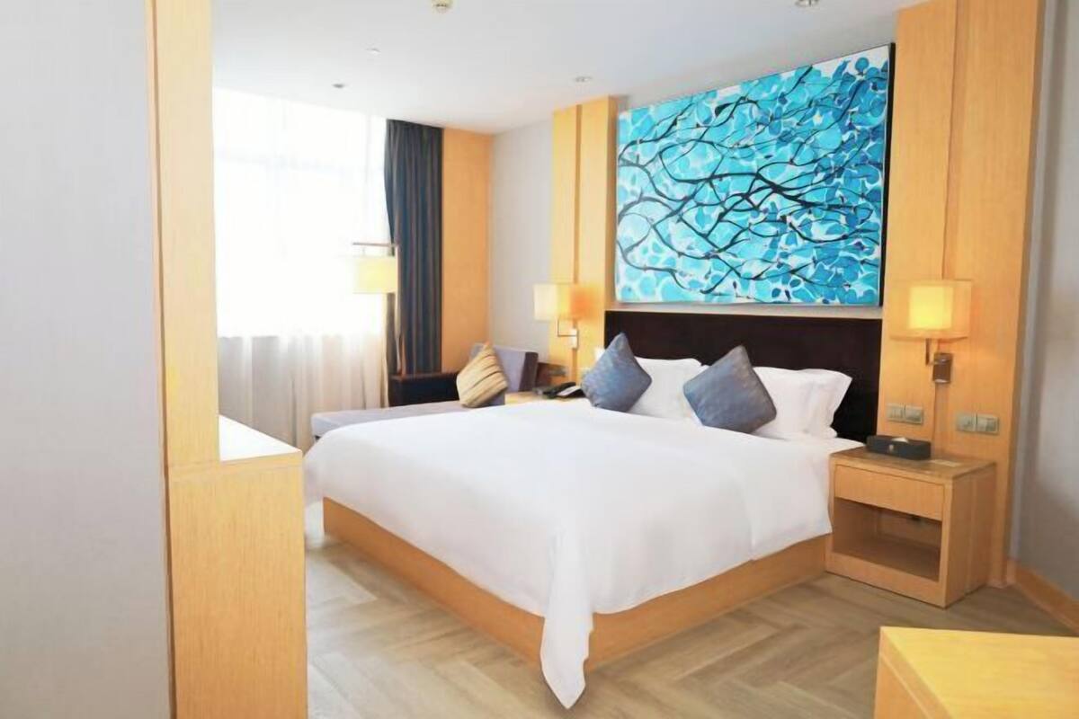 Minibar, in-room safe, desk, blackout drapes