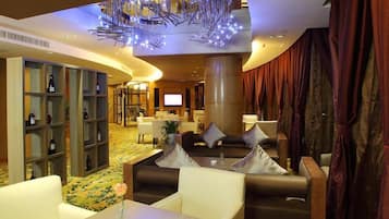 3 restaurants, breakfast served, Chinese cuisine