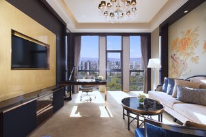 Minibar, in-room safe, desk, blackout curtains