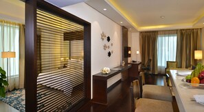 Suite, 1 Bedroom | Living room