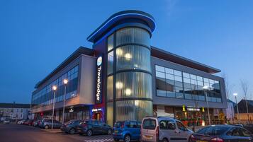 المنشأة من الخارج