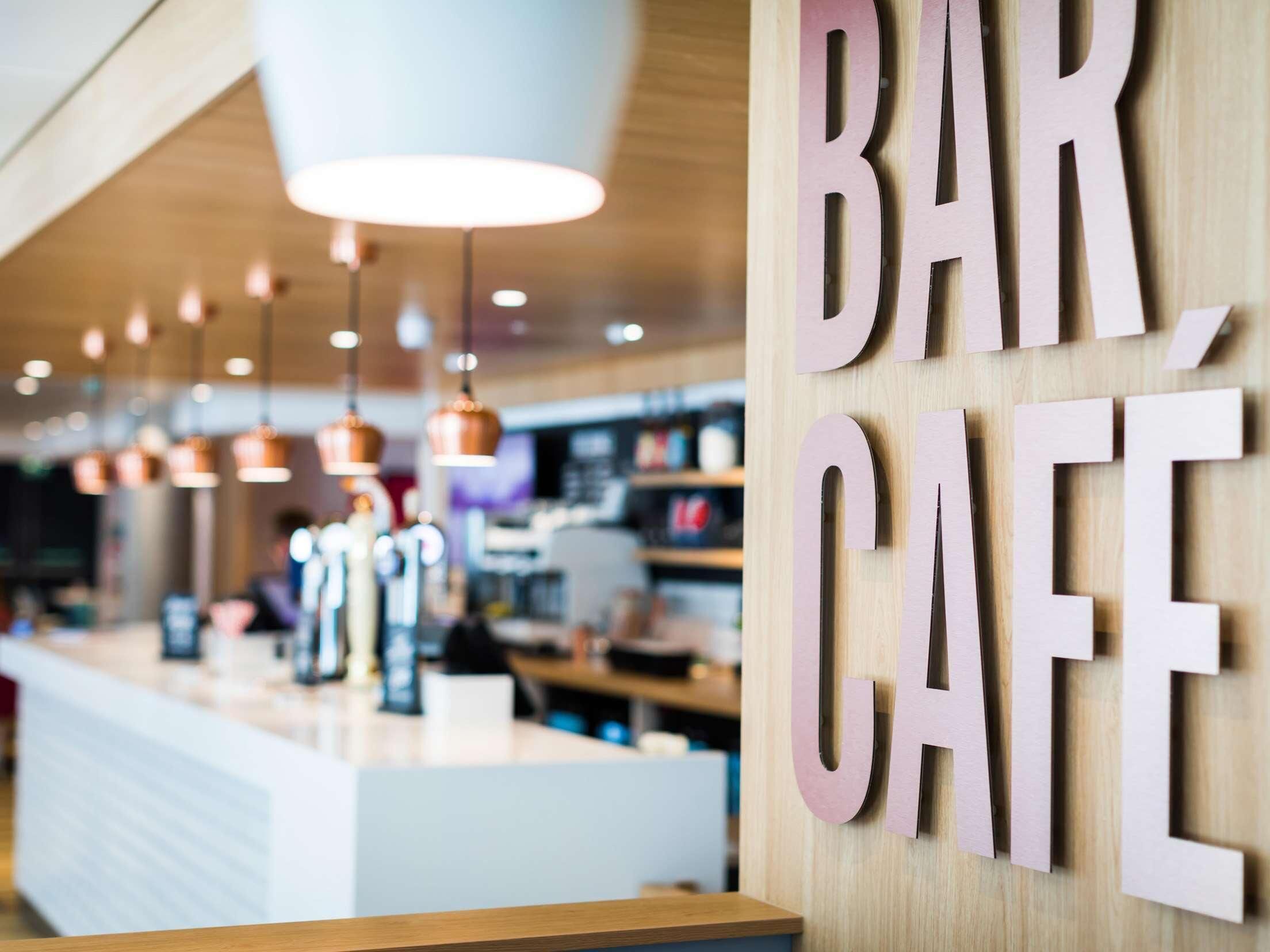 Bar (in der Unterkunft)