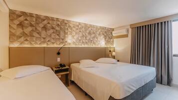 Minibar, decoraciĂłn personalizada, muebles diferentes y escritorio