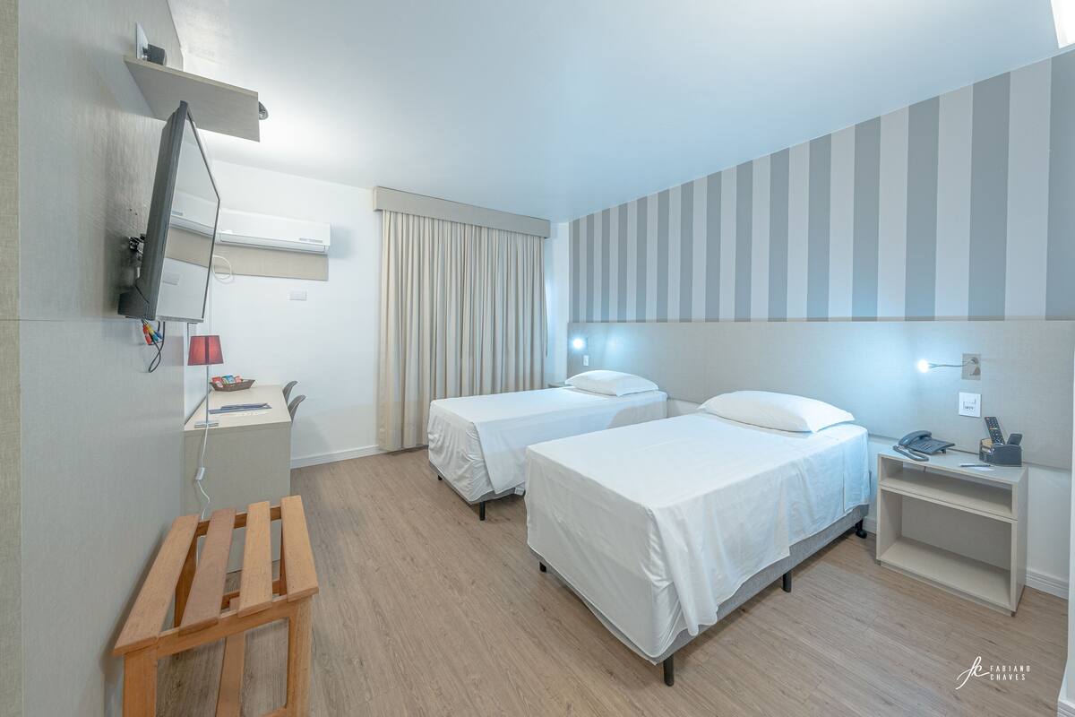 Minibar, individually decorated, individually furnished, desk