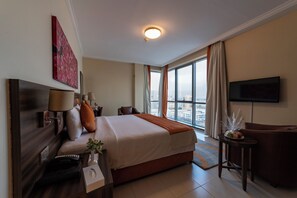 公寓, 2 間臥室 | 客房內保險箱、布置獨特、書桌、隔音