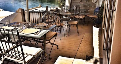 Six Keys Seaside Lodge