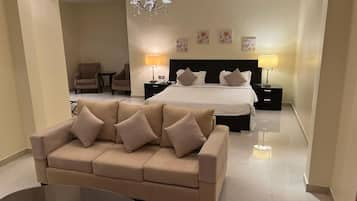 5 Bedrooms Villa | Egyptian cotton sheets, premium bedding, down duvets, minibar