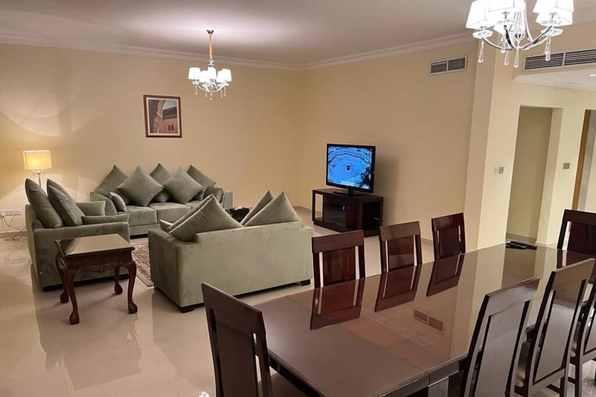 5 Bedrooms Villa | Living area | 32-inch TV with satellite channels