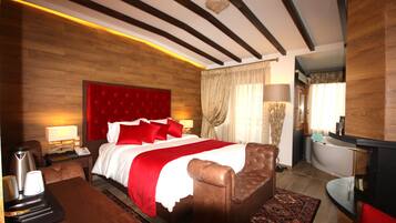 Junior Suite | Premium bedding, down duvets, Select Comfort beds, minibar